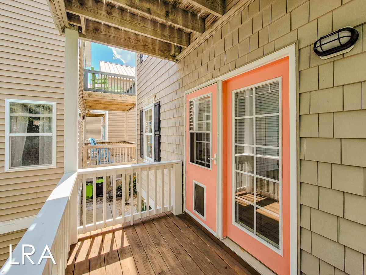 615-E N New River Dr (Coral Cabana [Int Ext Aerials]) - watermarked-32