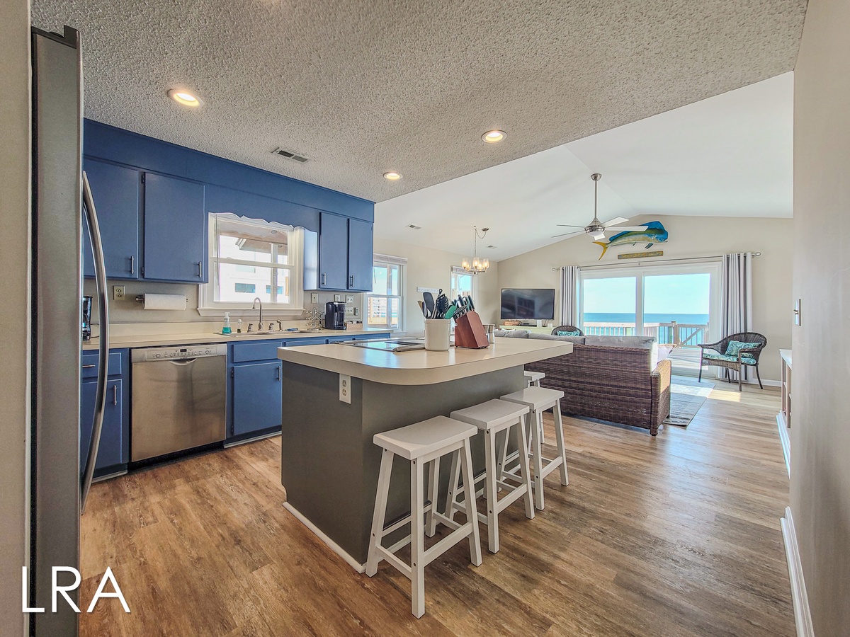 804 S Shore Dr (Beachy McBeach House [Int Ext Aerials]) - watermarked-09