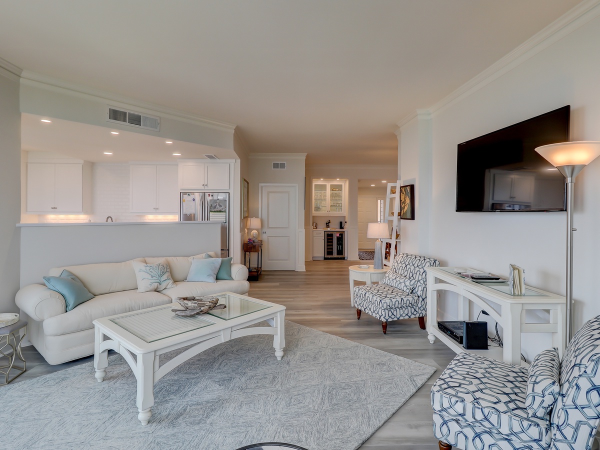 1919 South Beach Club | Photo 1