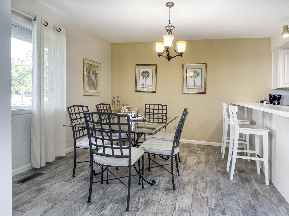 1600 Port Villas | Photo 2