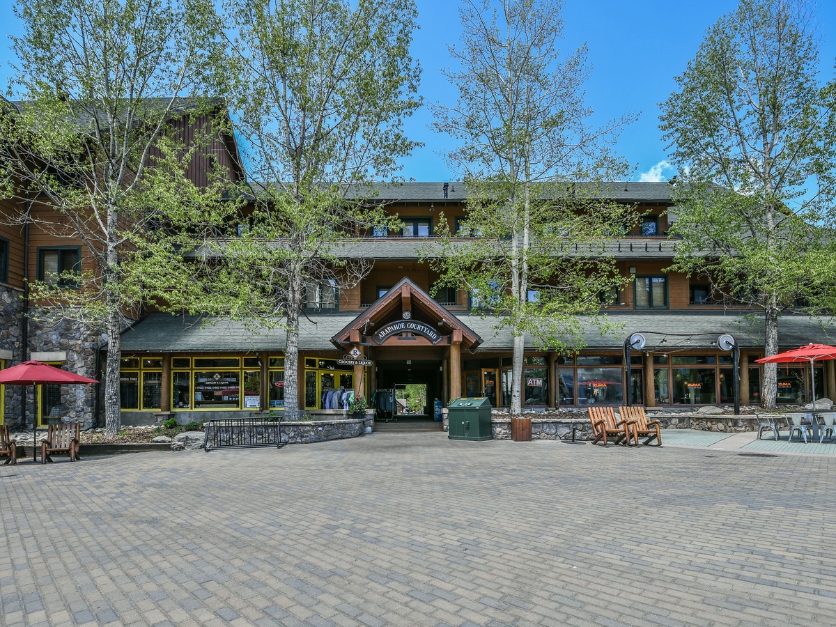 Resort Arapahoe Lodge