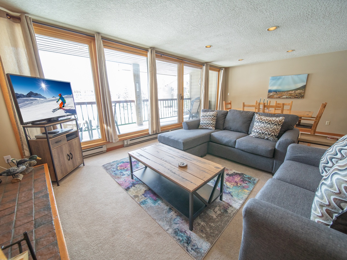 Lenawee Condos Located Near the Lakeside Village, walking distance to