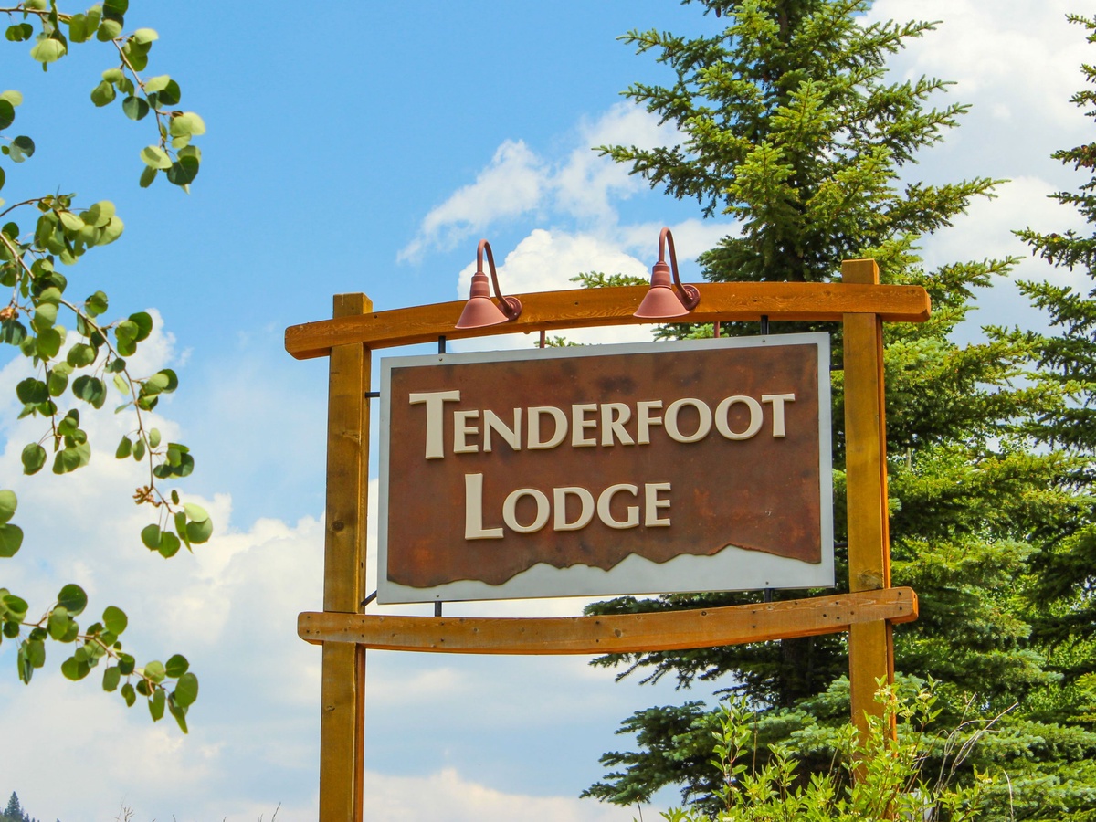 Resort Tenderfoot Lodge
