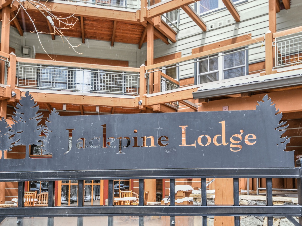 Resort Jack Pine Lodge