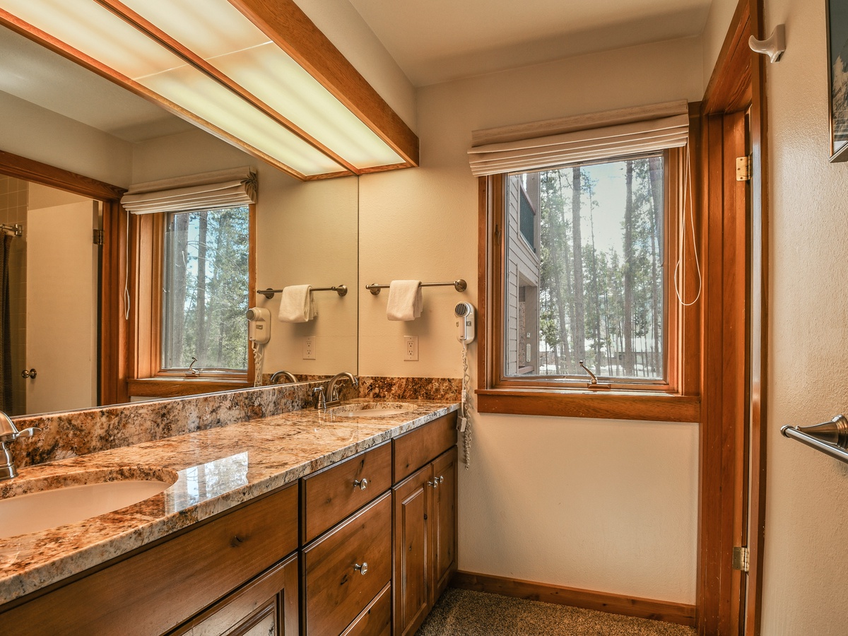 Quicksilver Lodge located in North Keystone Colorado SummitCove