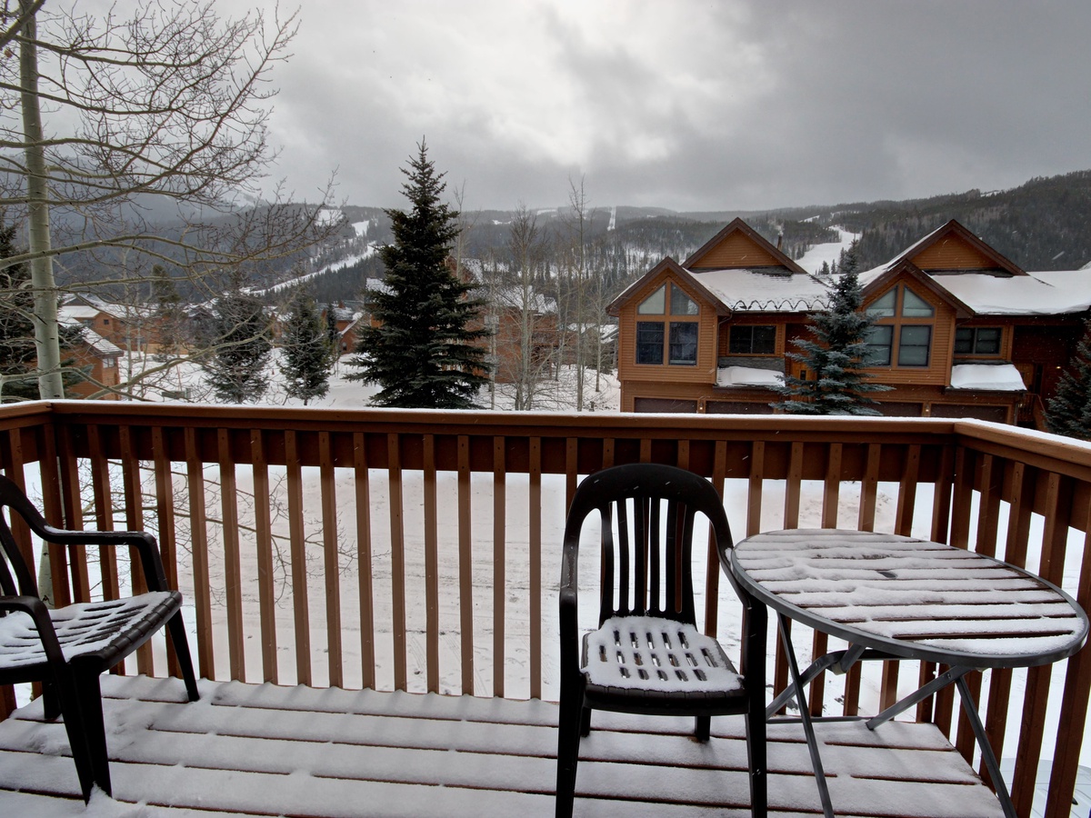 Snake River Townhomes are just walking distance to slopes SummitCove