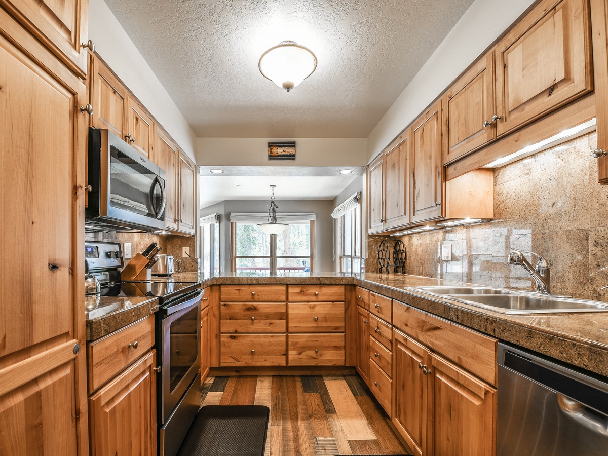 Quicksilver Lodge located in North Keystone Colorado SummitCove