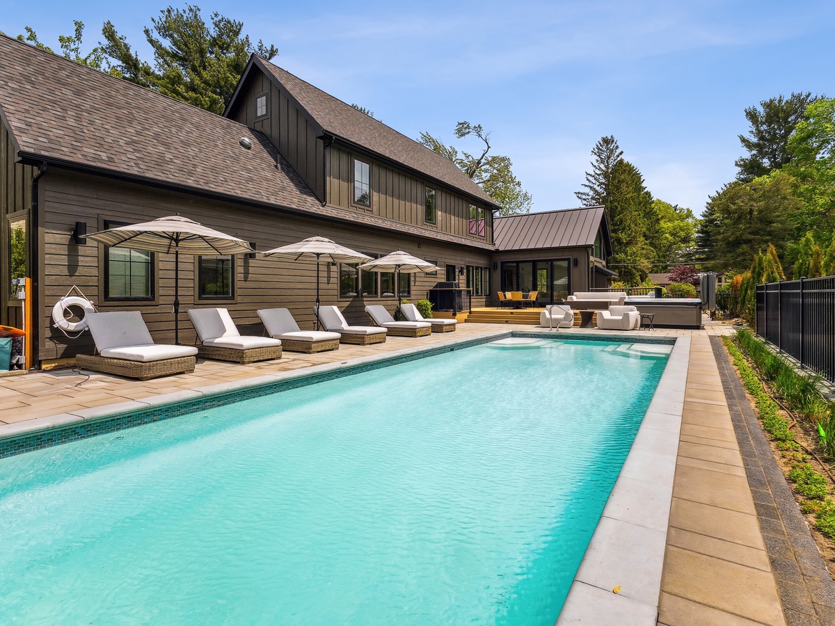 Lakeshore Luxe