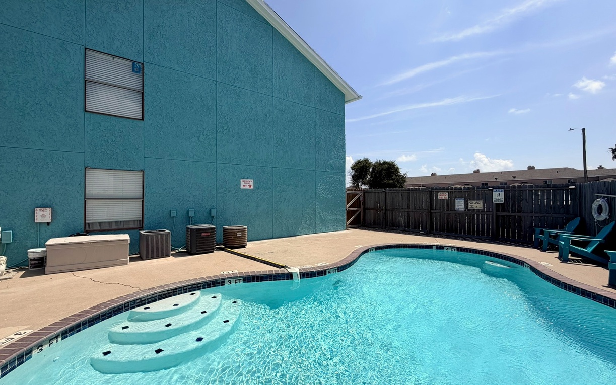Cool off in the sparkling pool or unwind in the relaxing hot tub while enjoying the beautiful Corpus Christi sunshine.
