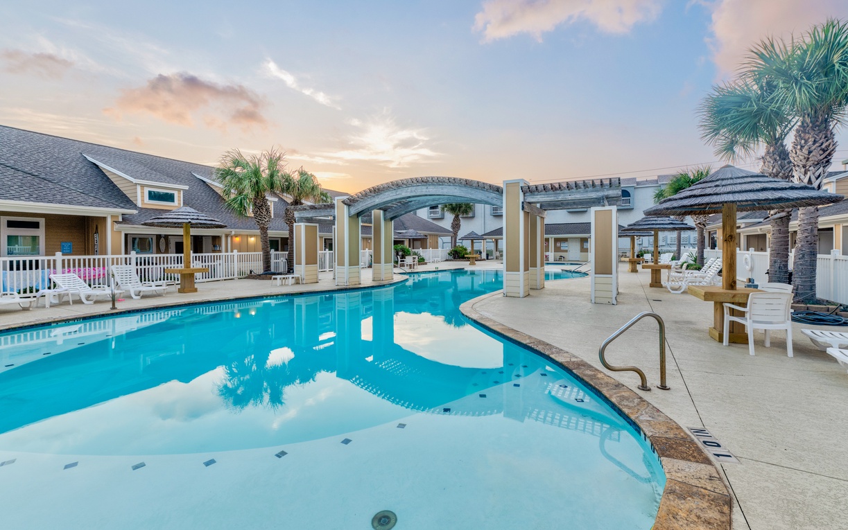 Village by the Beach - Salty Beach Life B914