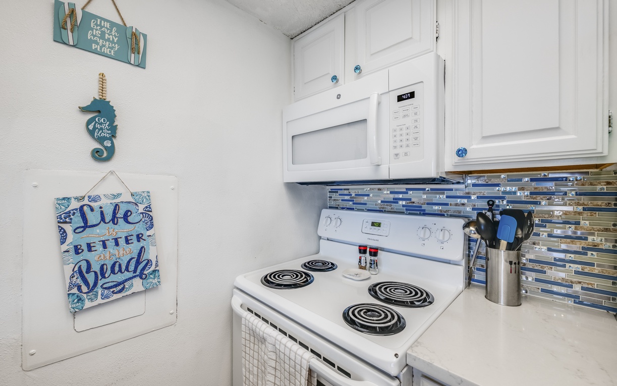 Your fully-equipped kitchen features modern appliances and coastal charm, making it easy to prepare home-cooked meals during your stay.