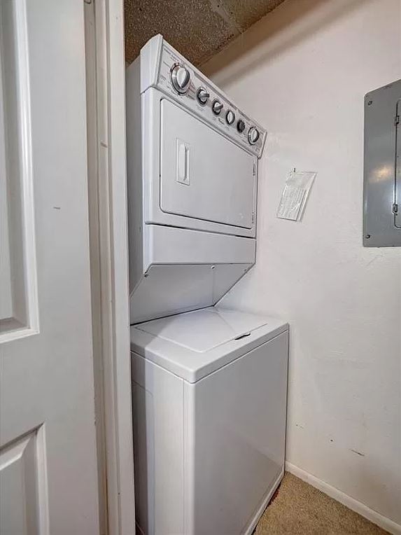 Your own in-unit washer and dryer makes packing light a breeze, giving you fresh clothes throughout your stay.