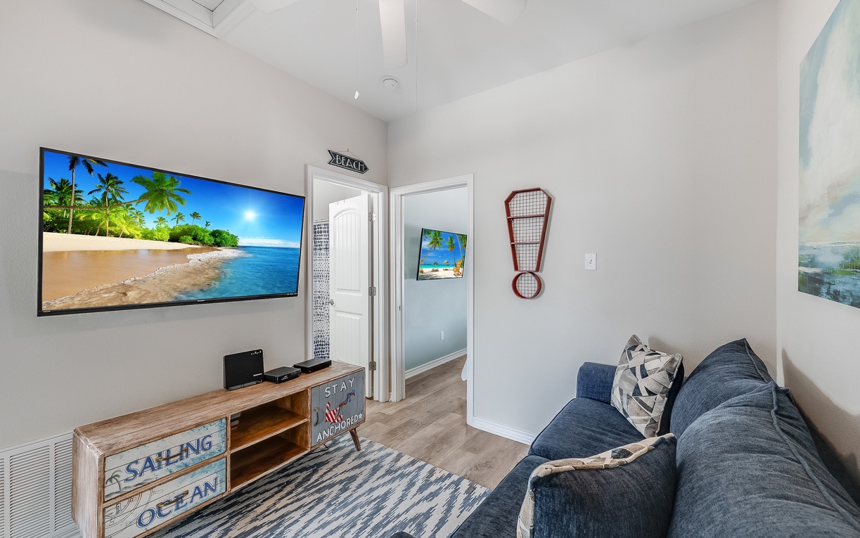 2nd floor loft with queen size sleeper sofa