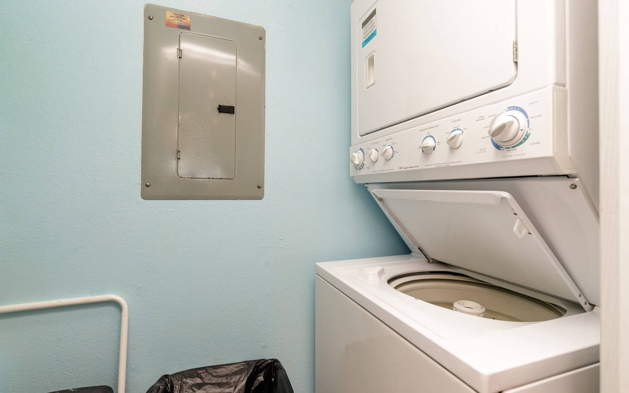 Your own washer and dryer make extended stays effortless - no need to pack extra clothes or hunt for laundromats during your getaway.