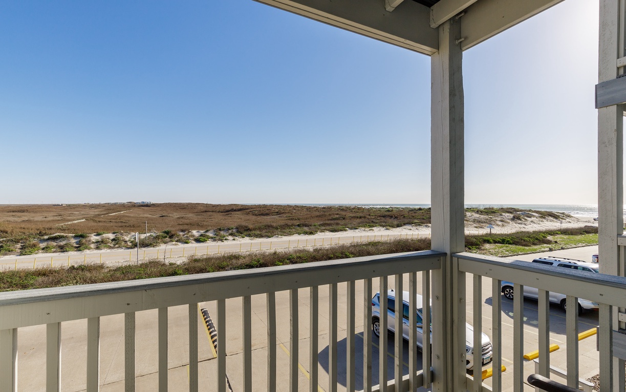 Sweeping coastal views from your living area covered balcony, where you can breathe in the sea air and watch the endless horizon.