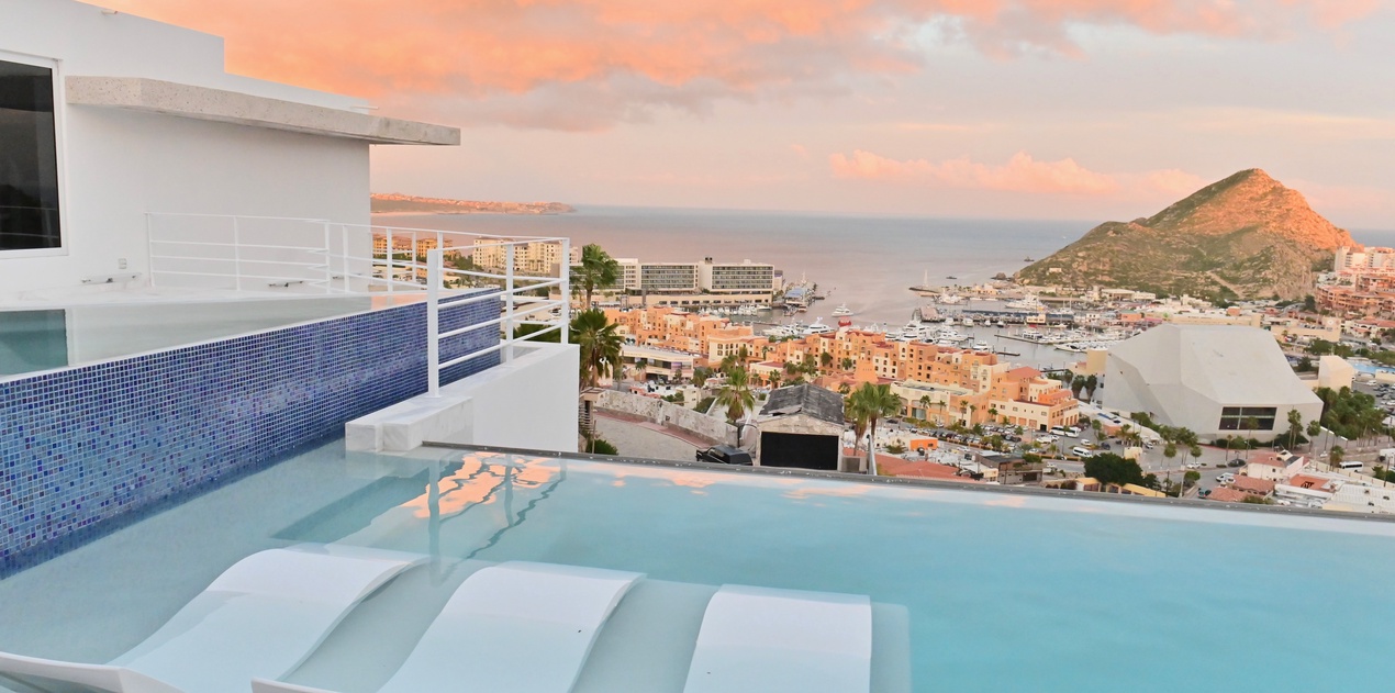 Enjoy the spectacular views from Villa Tanzanita de Law