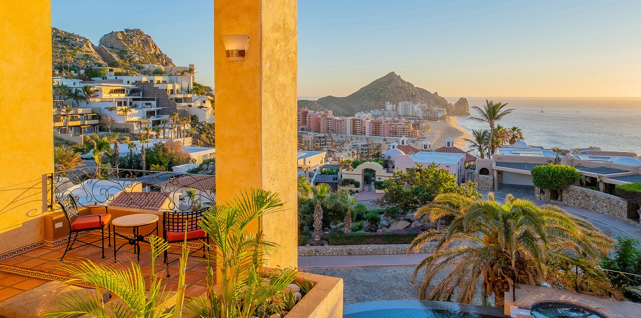 Fantastic views of the ocean and Cabo San Lucas from your villa