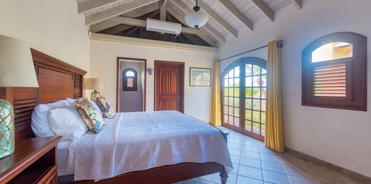bedroom-1-terre-azure-track3
