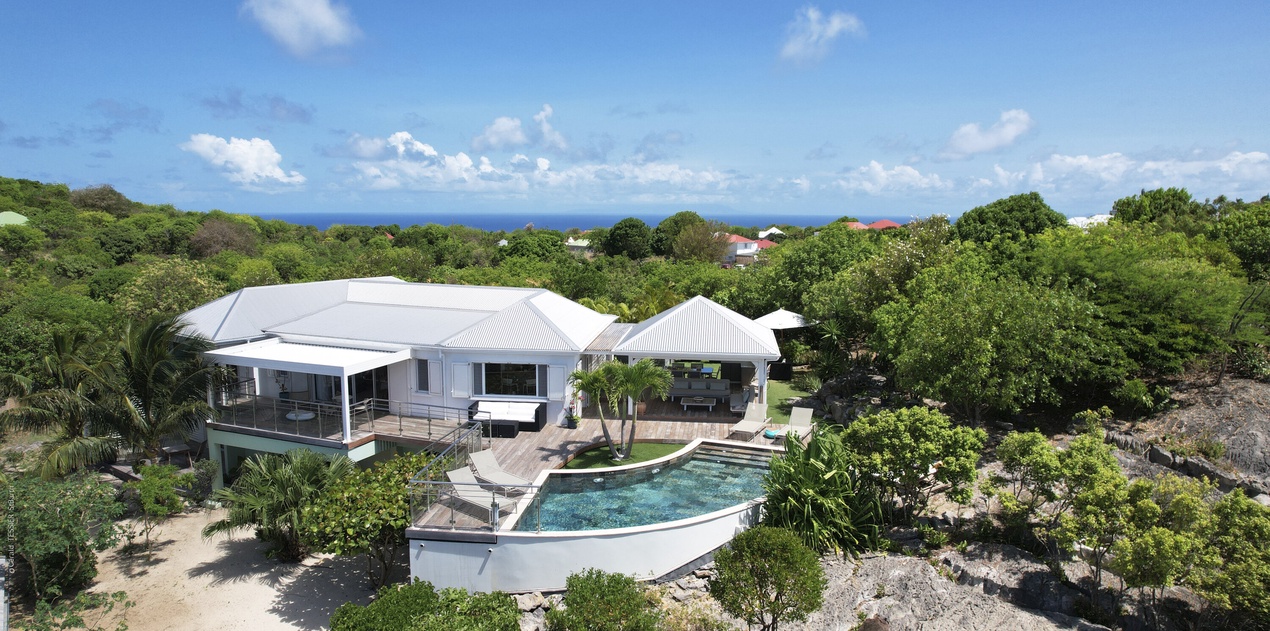 exterior-1-villa-marris-track5