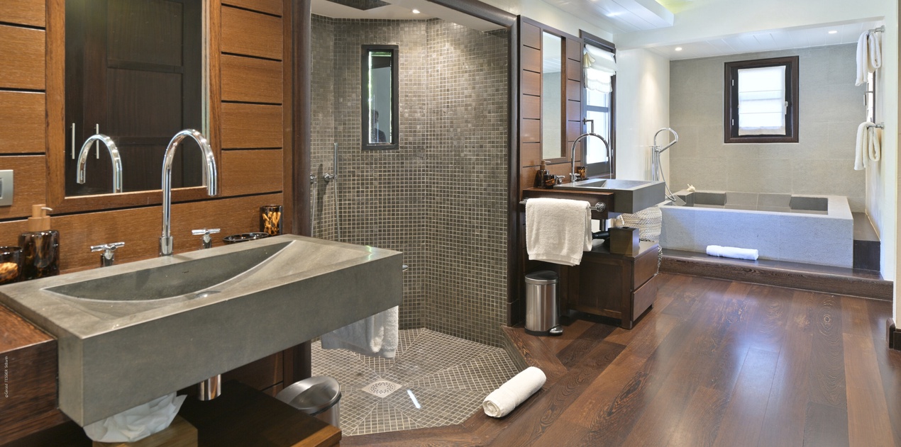 bedroom-1-silver-rainbow-track1