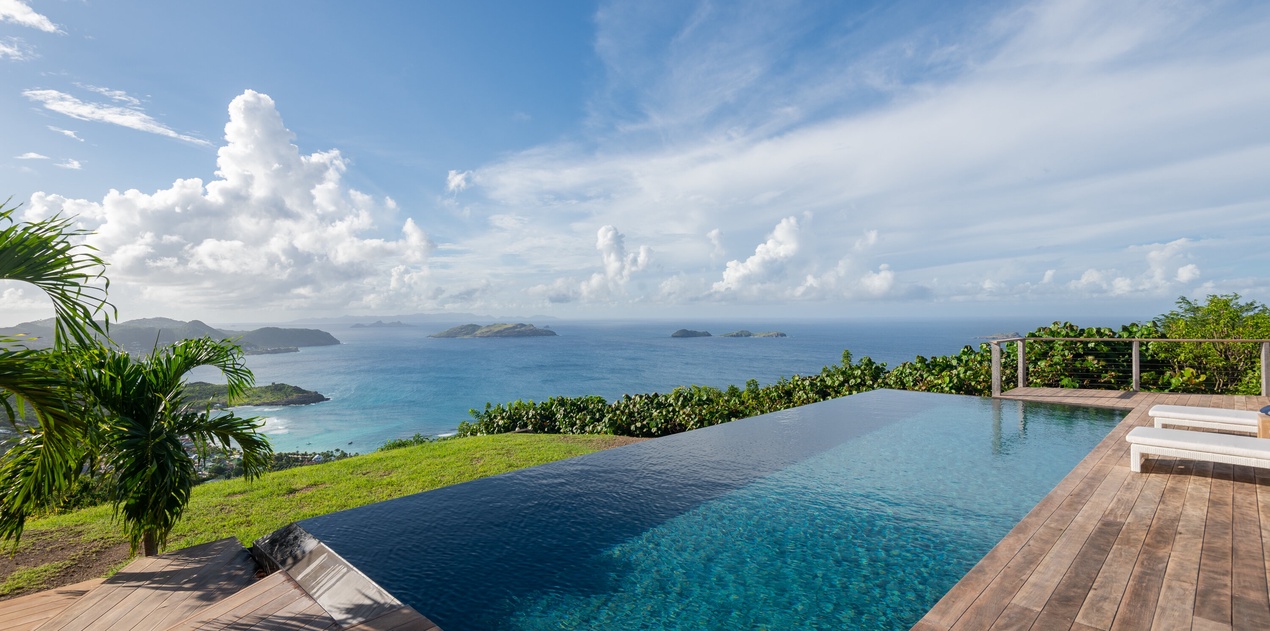 exterior-1-Blue Diamond-track1