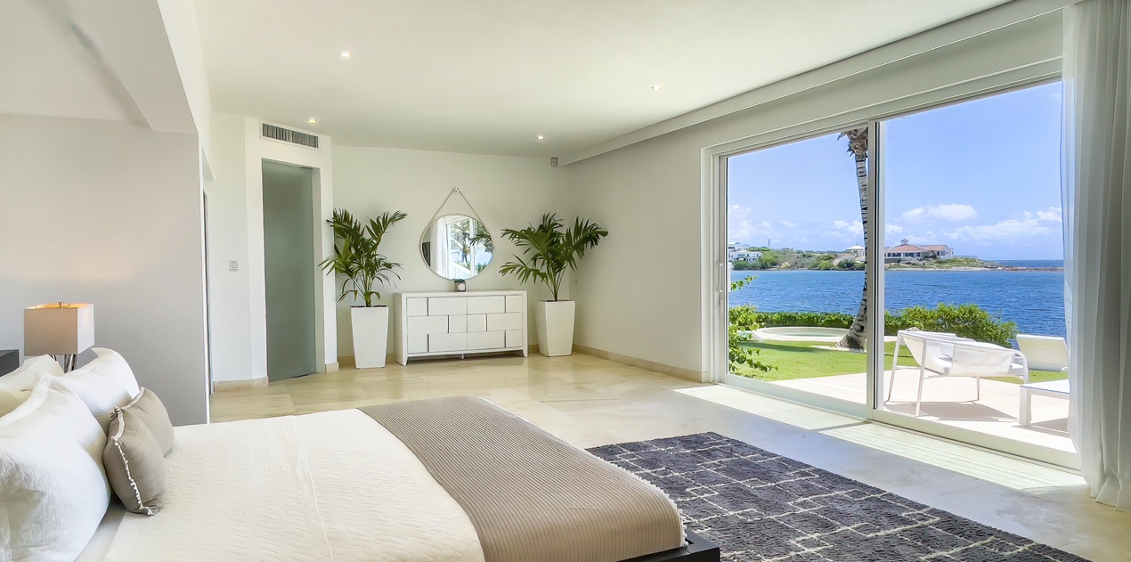 bedroom-1-le-bleu-track2