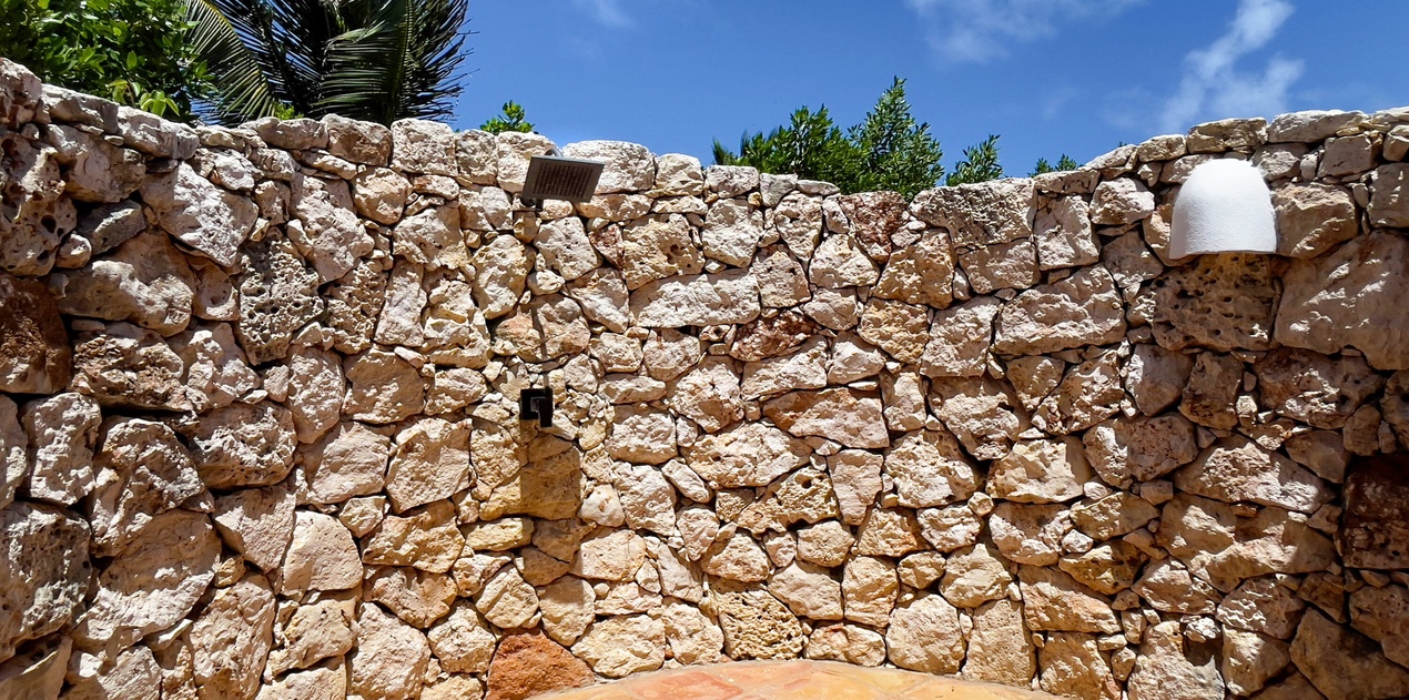 Outdoor Shower-300dpi