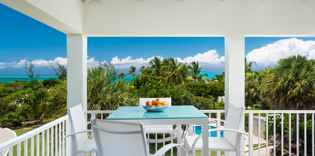 balcony-reef-pearl-track2