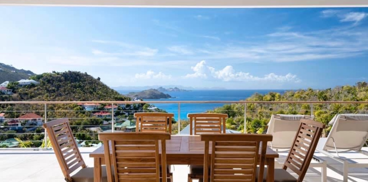 exterior-1-Cypraea-track1