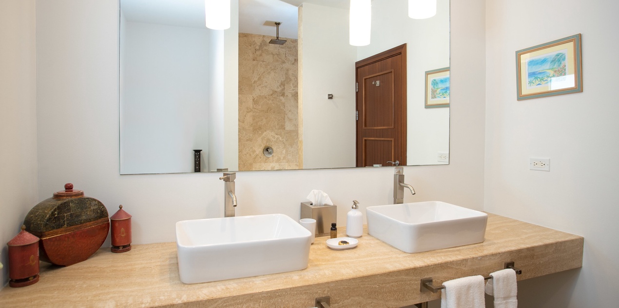 bathroom-1-etoile-de-mer-track1