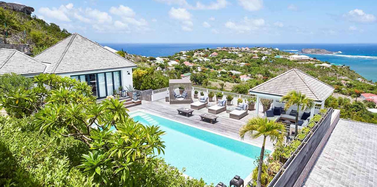 Exterior of WV KAM, Marigot, St. Barthelemy