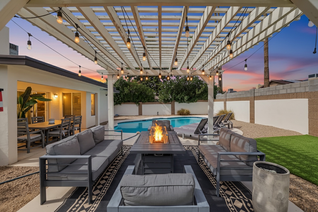 Outdoor Fire Pit and Pool