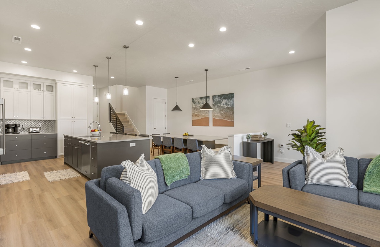 Featured Property Splash and Swing