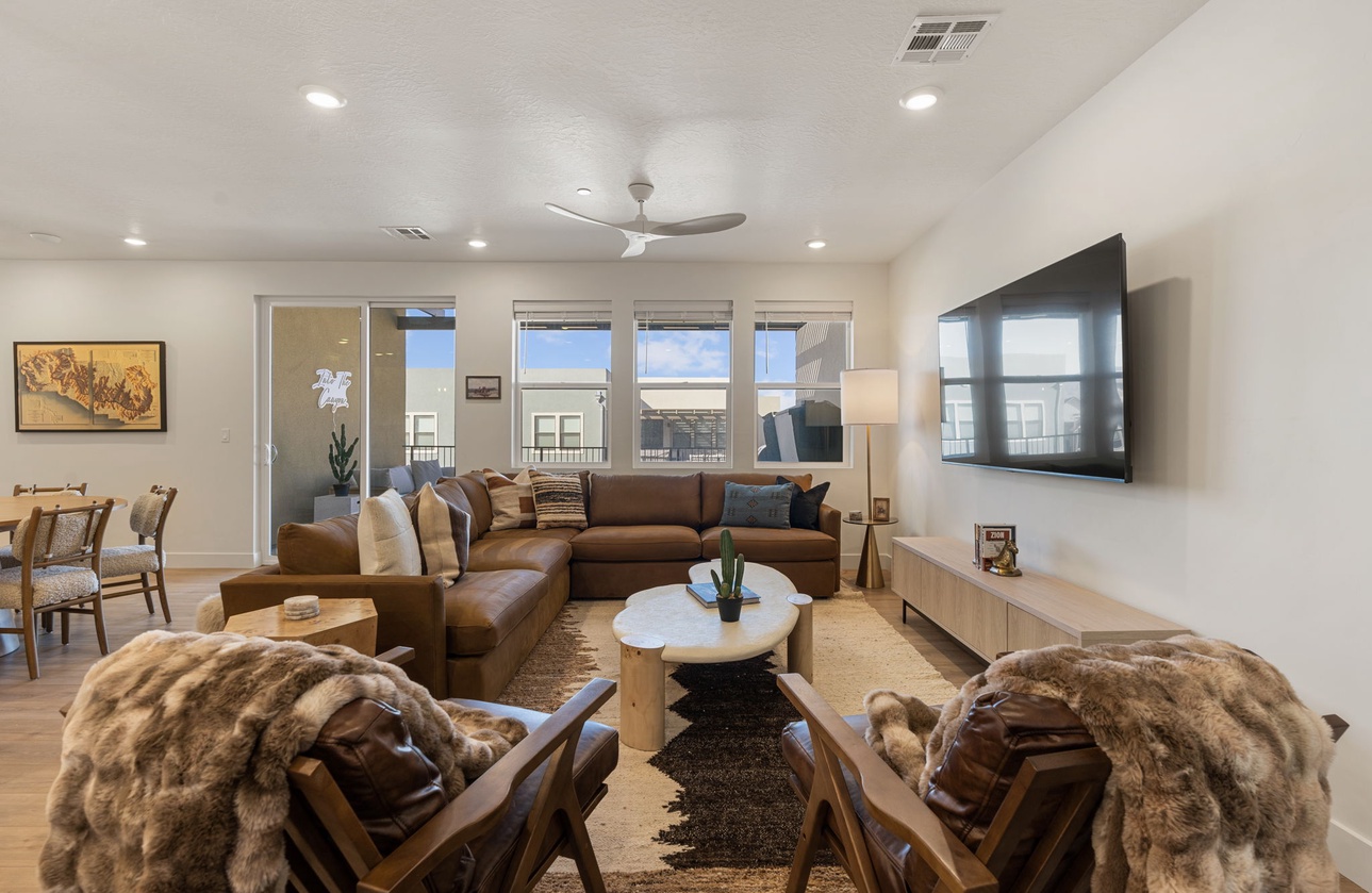 Featured Property Into the Canyon