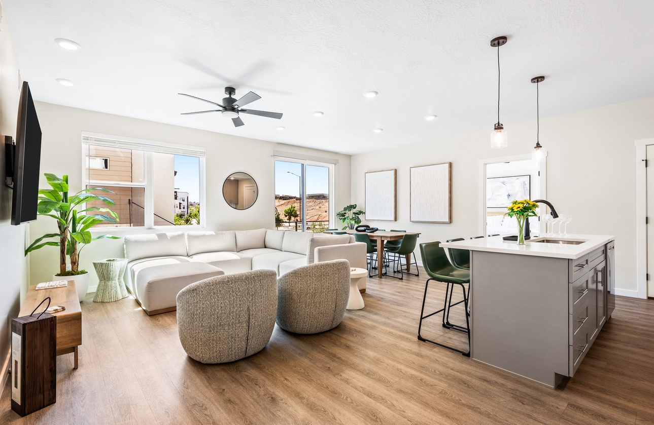 Featured Property Lagoon Desert Retreat