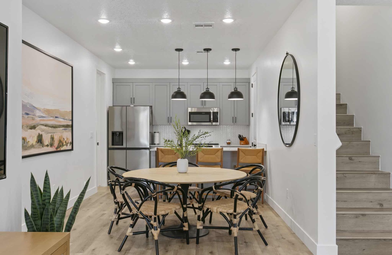 Featured Property The Hangout at Desert Color #94