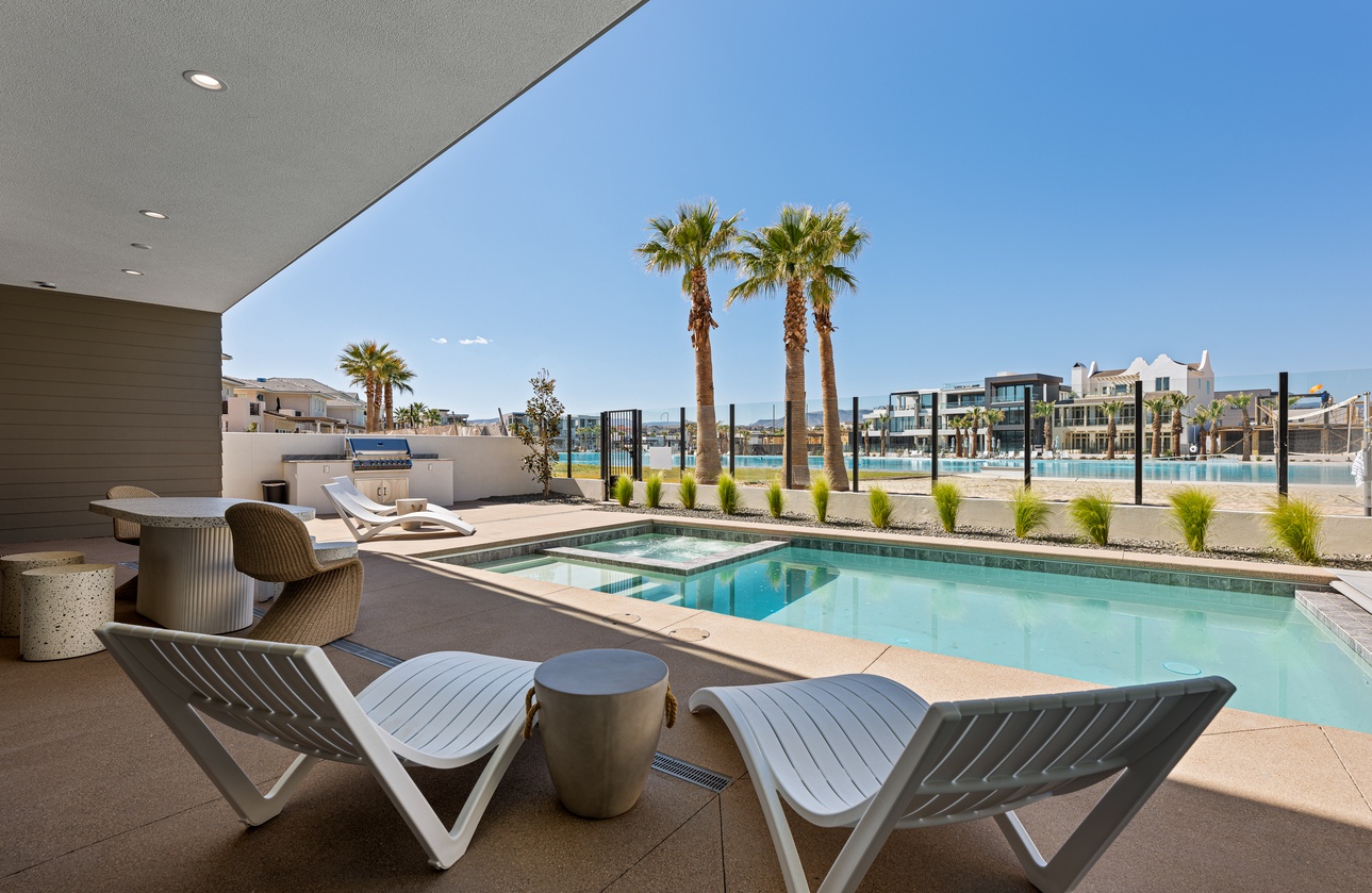 Featured Property Modern Lagoon
