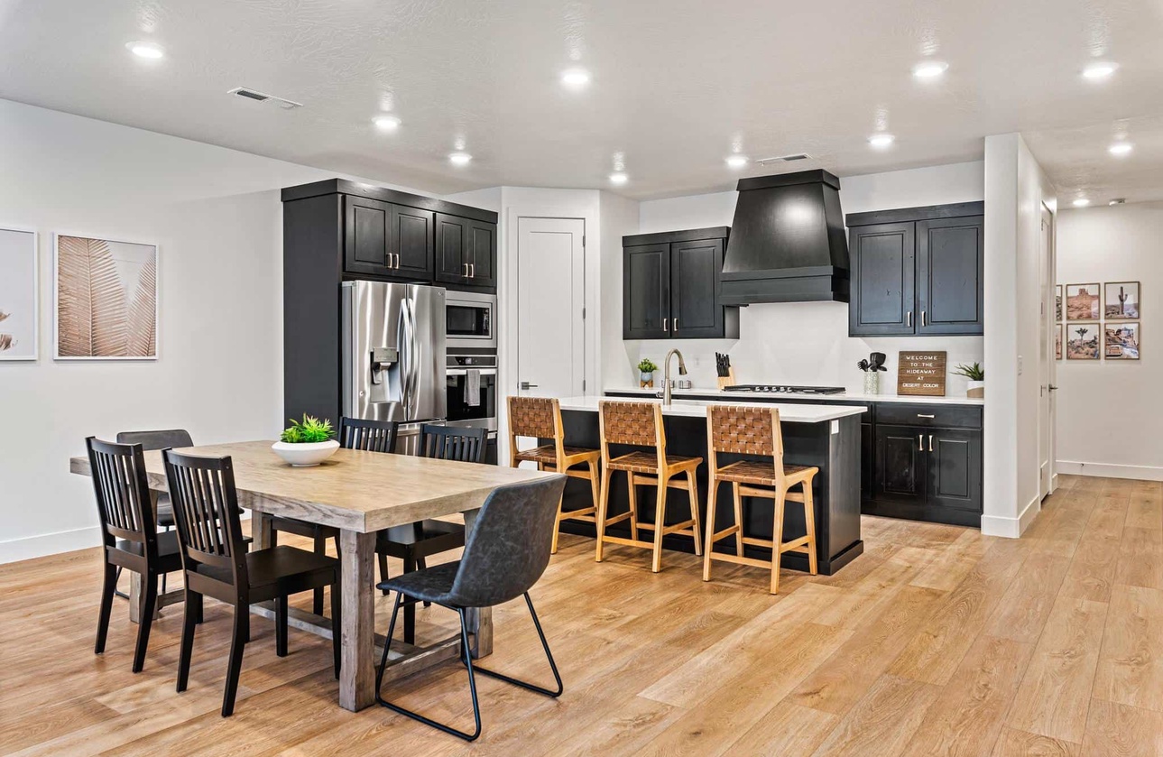 Featured Property Desert Color Hideaway