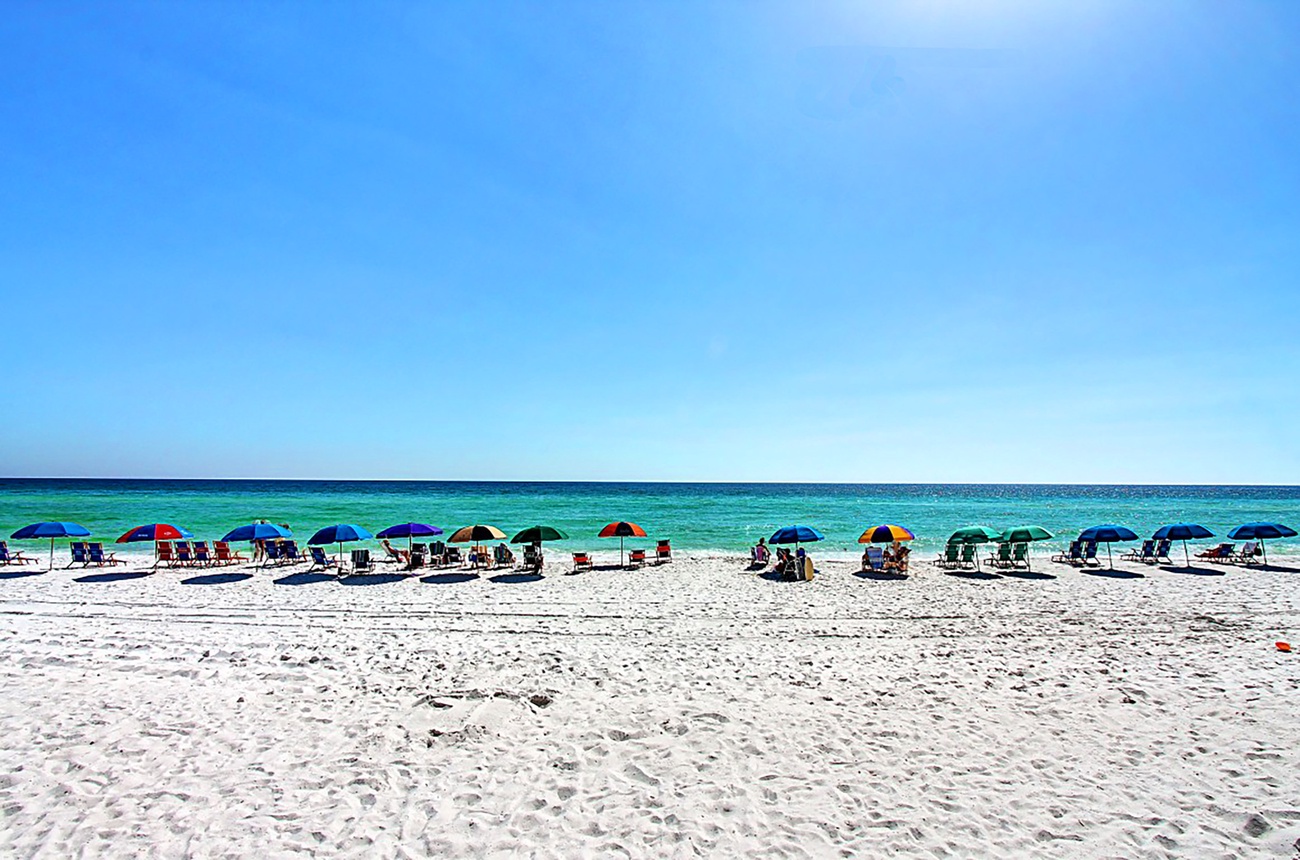 Beautiful Beach at Shoreline Towers 