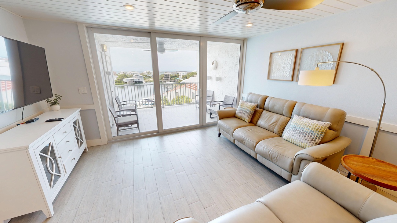 Dolphin Point 604C