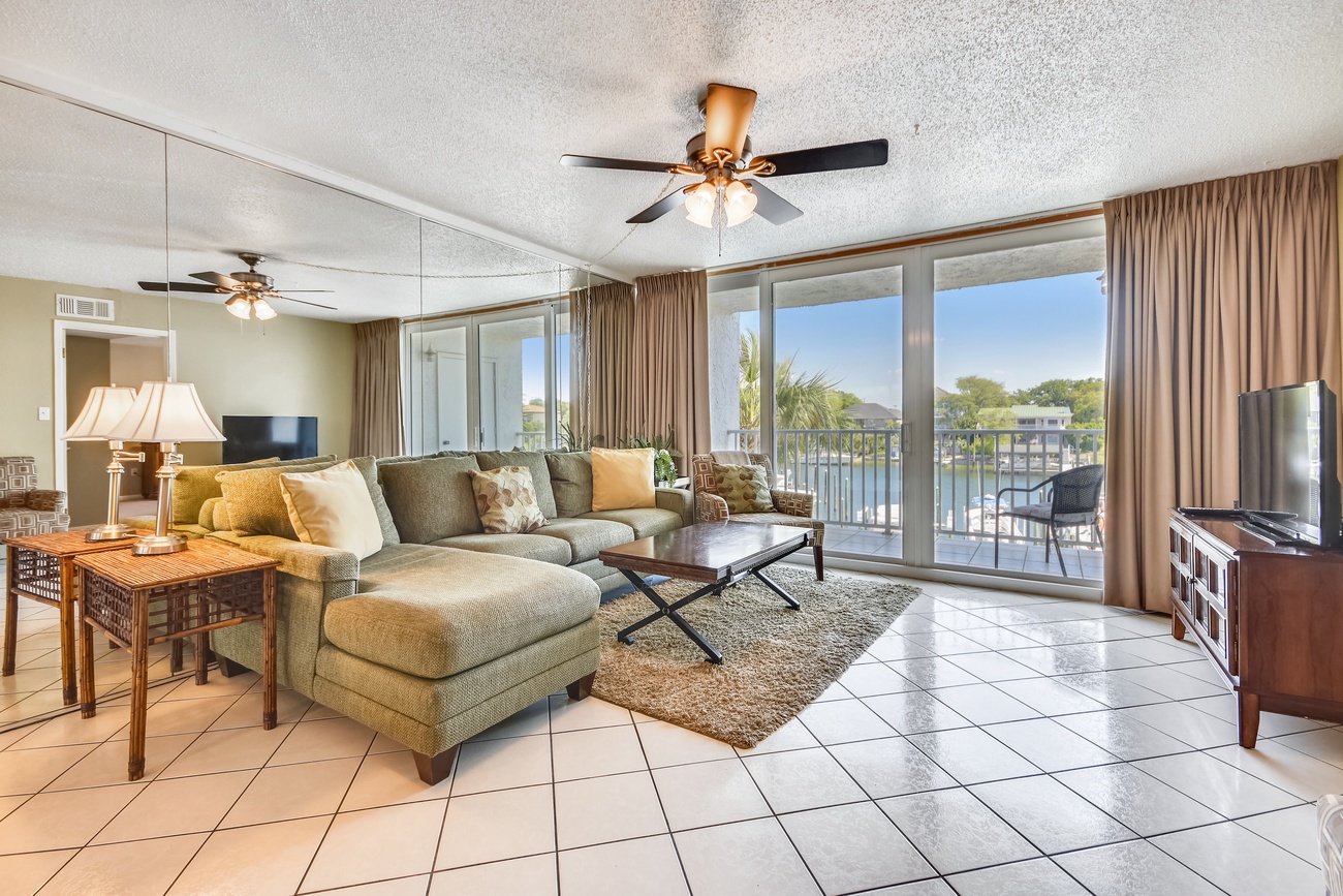 Dolphin Point 303C