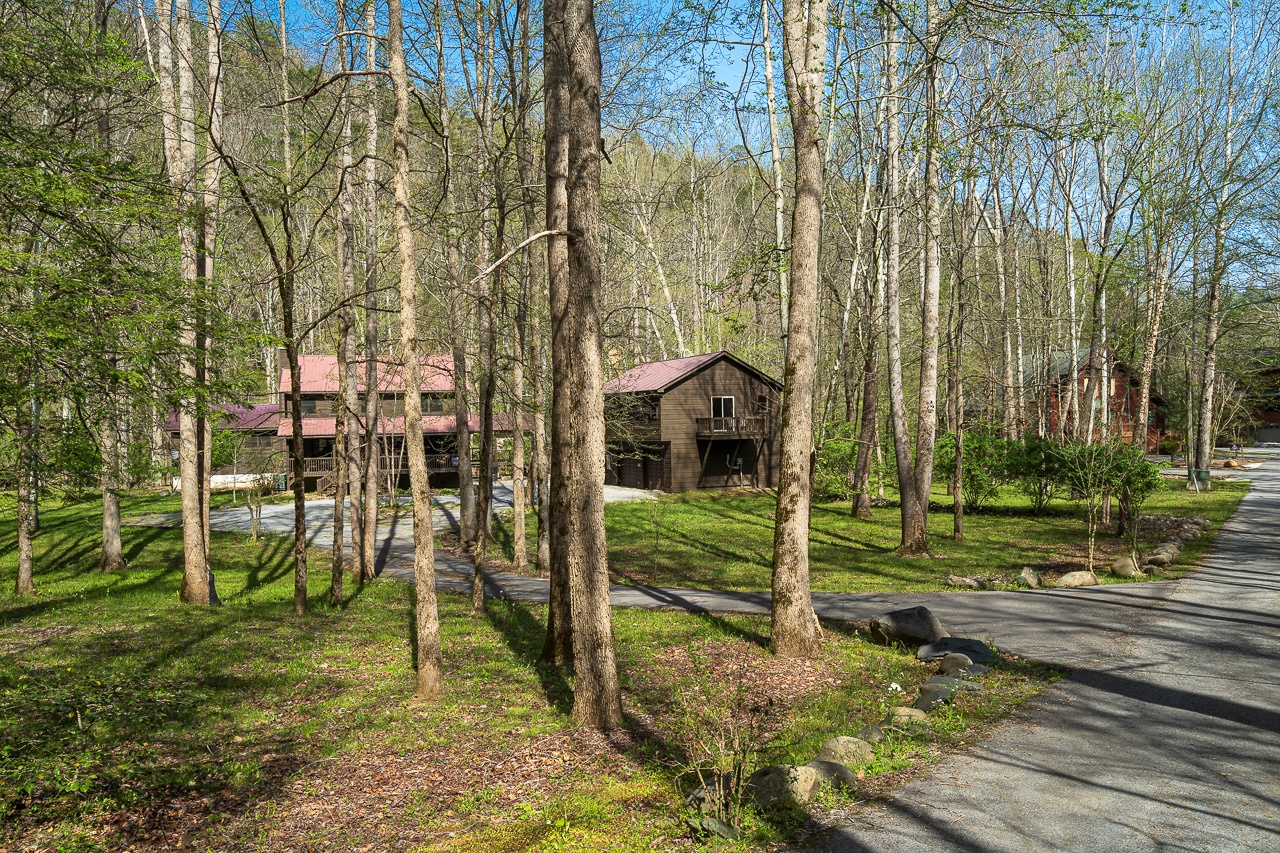 River Lodge Stony Brook Cabins, LLC