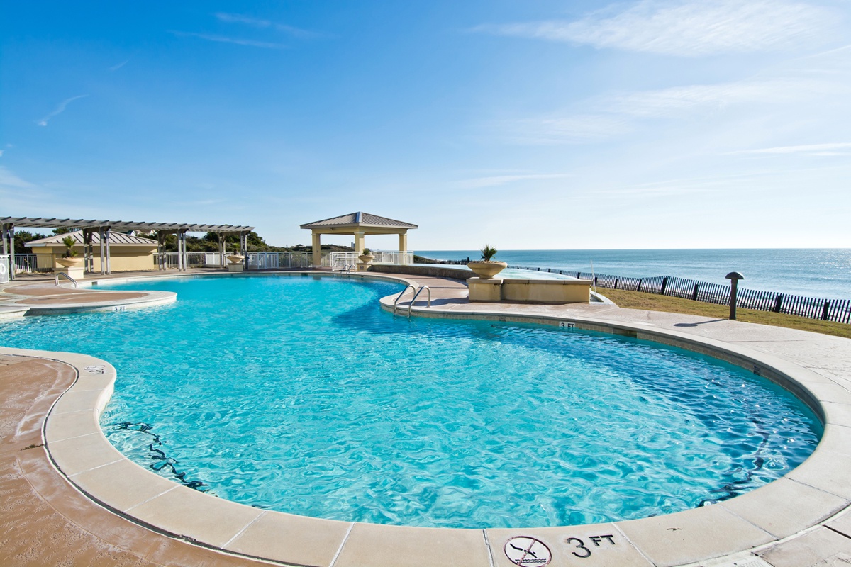 Oceanfront Pool
