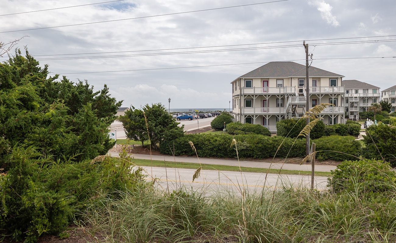 Panoramic View East | Photo 1