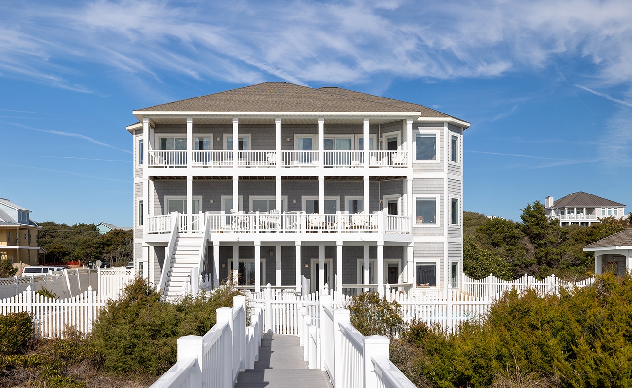 Diamond Girl | Photo 1