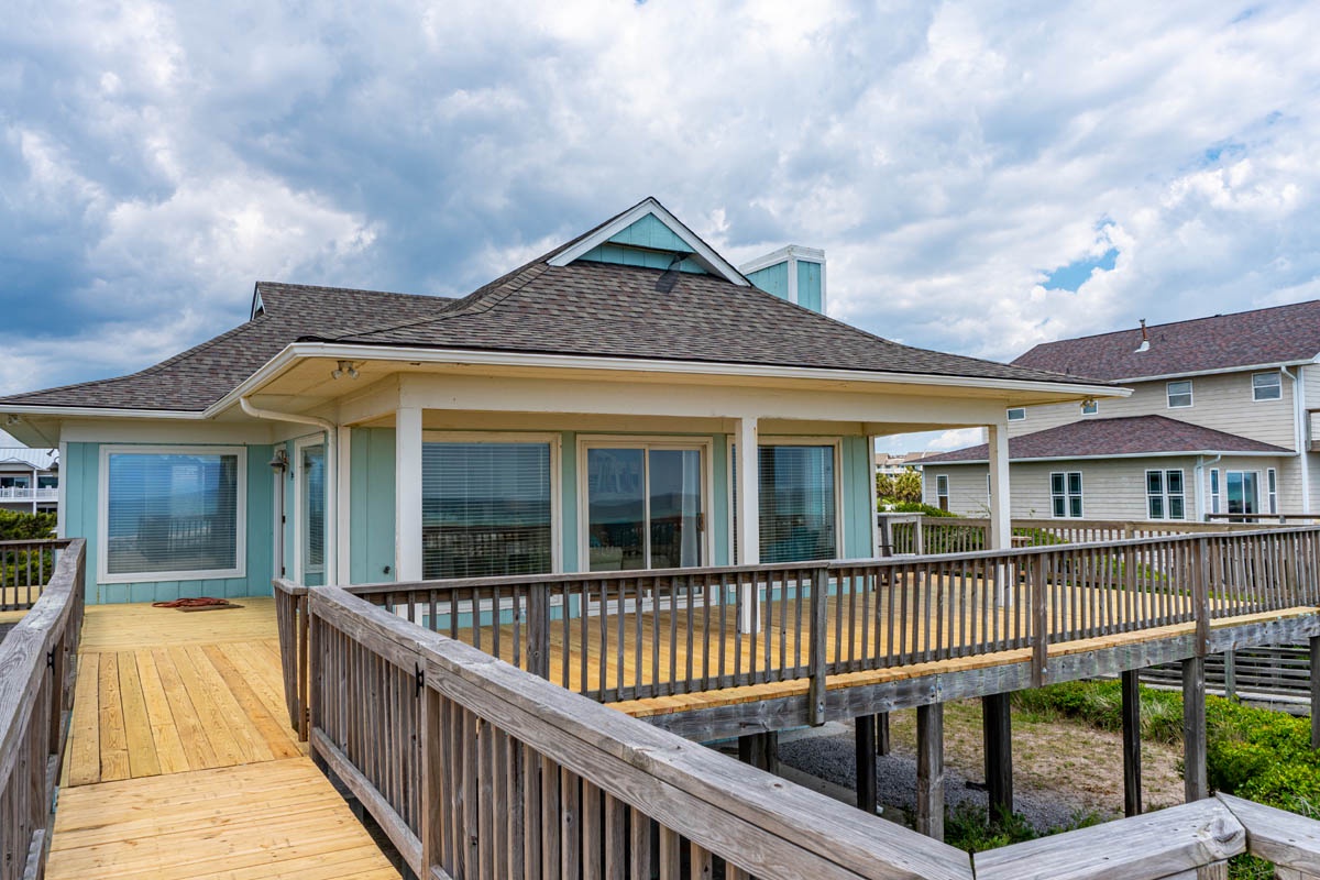 Happy Days By The Sea | Photo 2