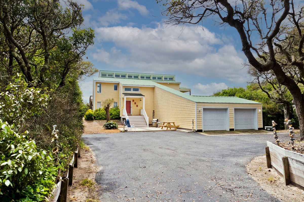 Pelicans Roost | Photo 2