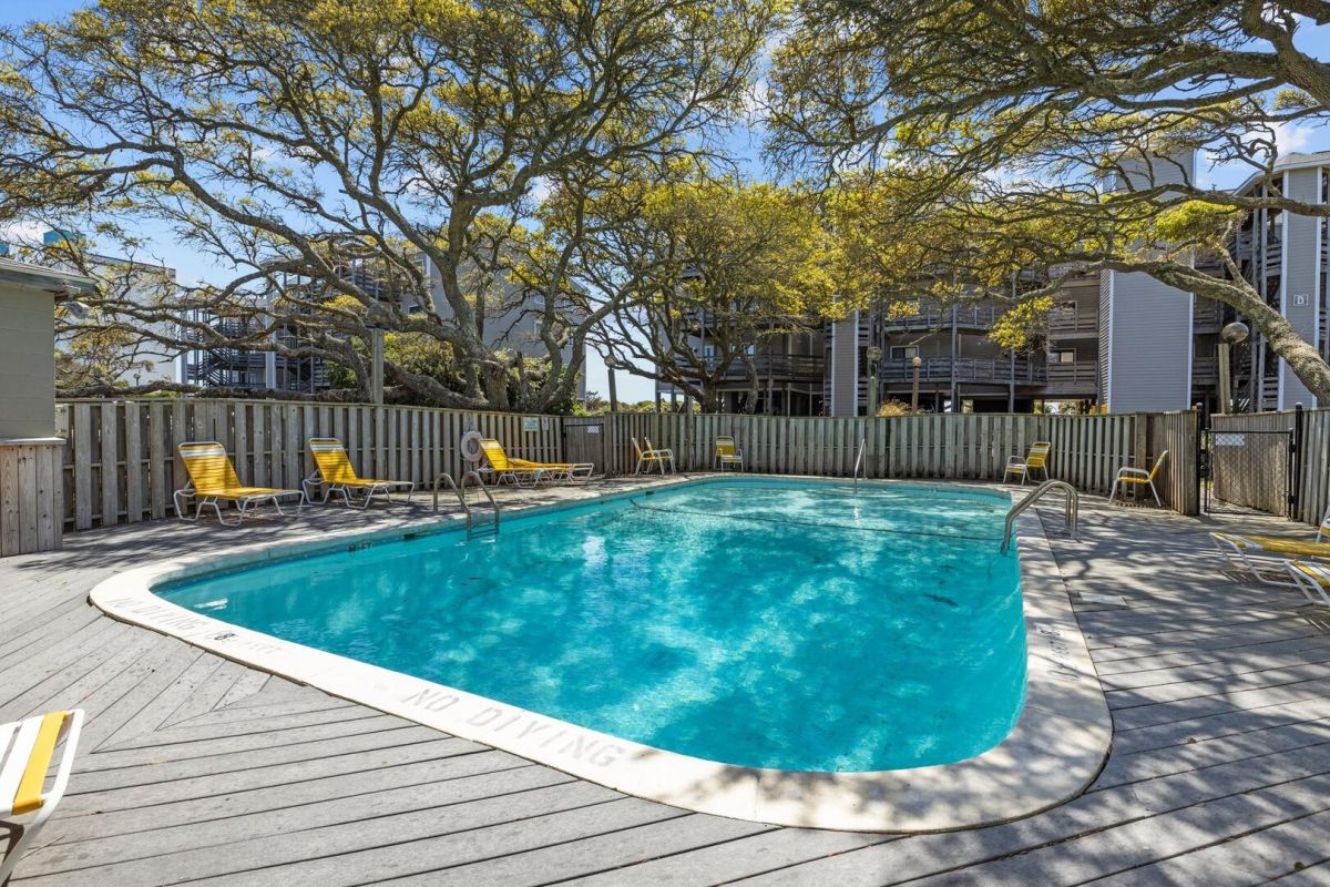 Community Outdoor Pool