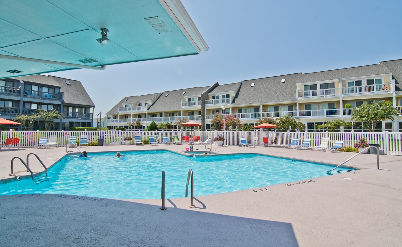 Community Outdoor Pool