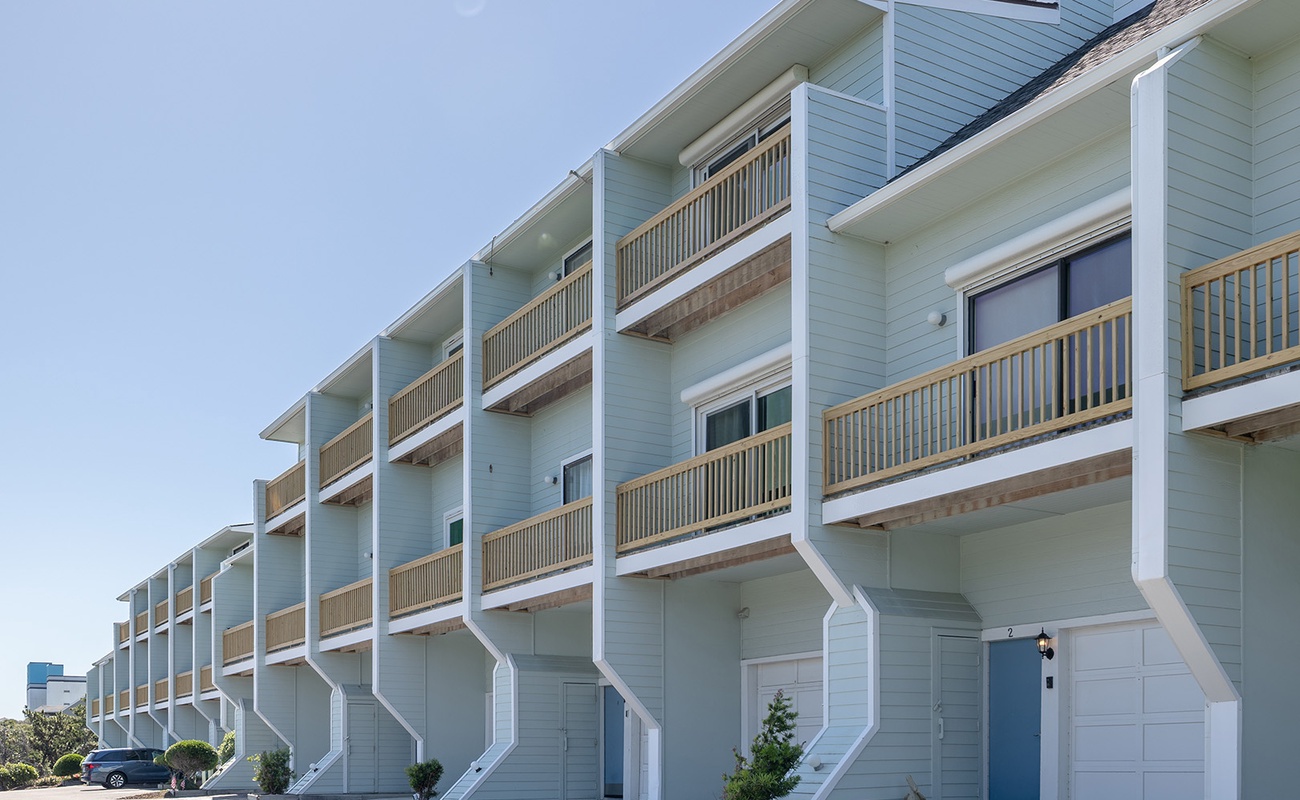 Coral Shores #12 | Photo 2